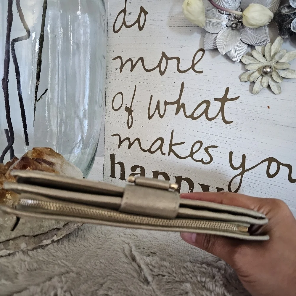 GUCCI GG Abbey D-Ring Long Wallet - Picture 10 of 15